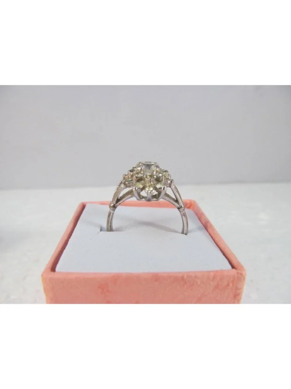 Vintage 1970s Light Green Clear Glass Flower Silver Tone Cocktail Ring Sz 8.25